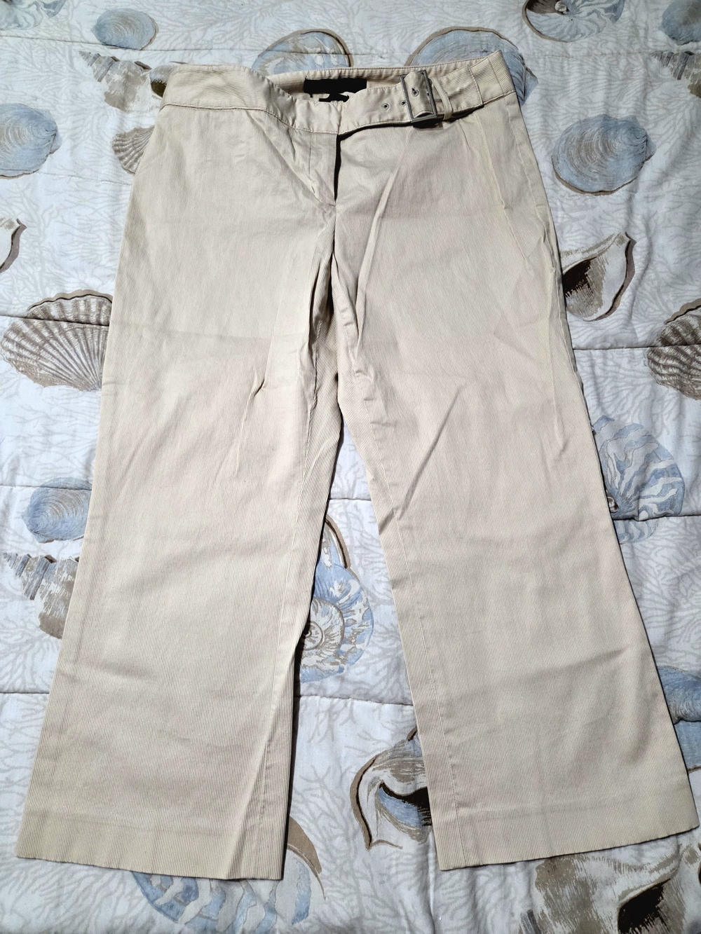 Express Women's Khaki Straight-Leg Crop/Capri Pants in Light Beige with Belt
